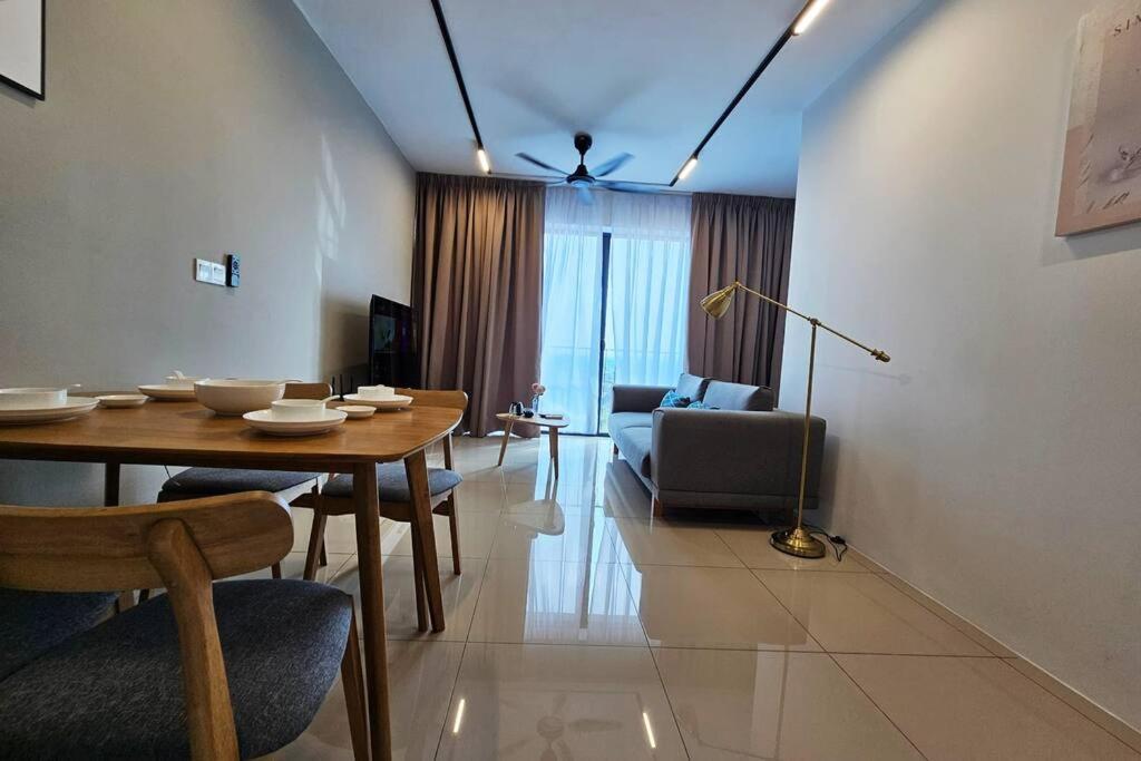 Trefoil Setia City 2Br 샤알람 외부 사진